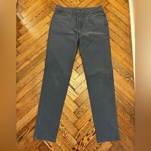 lululemon athletica Men's Black Skinny Pants in Iron Blue